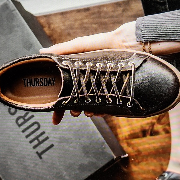 NWOT THURSDAY BOOT CO. PREMIER LOW TOP WOMEN'S LEATHER SNEAKER - Picture 9 of 10